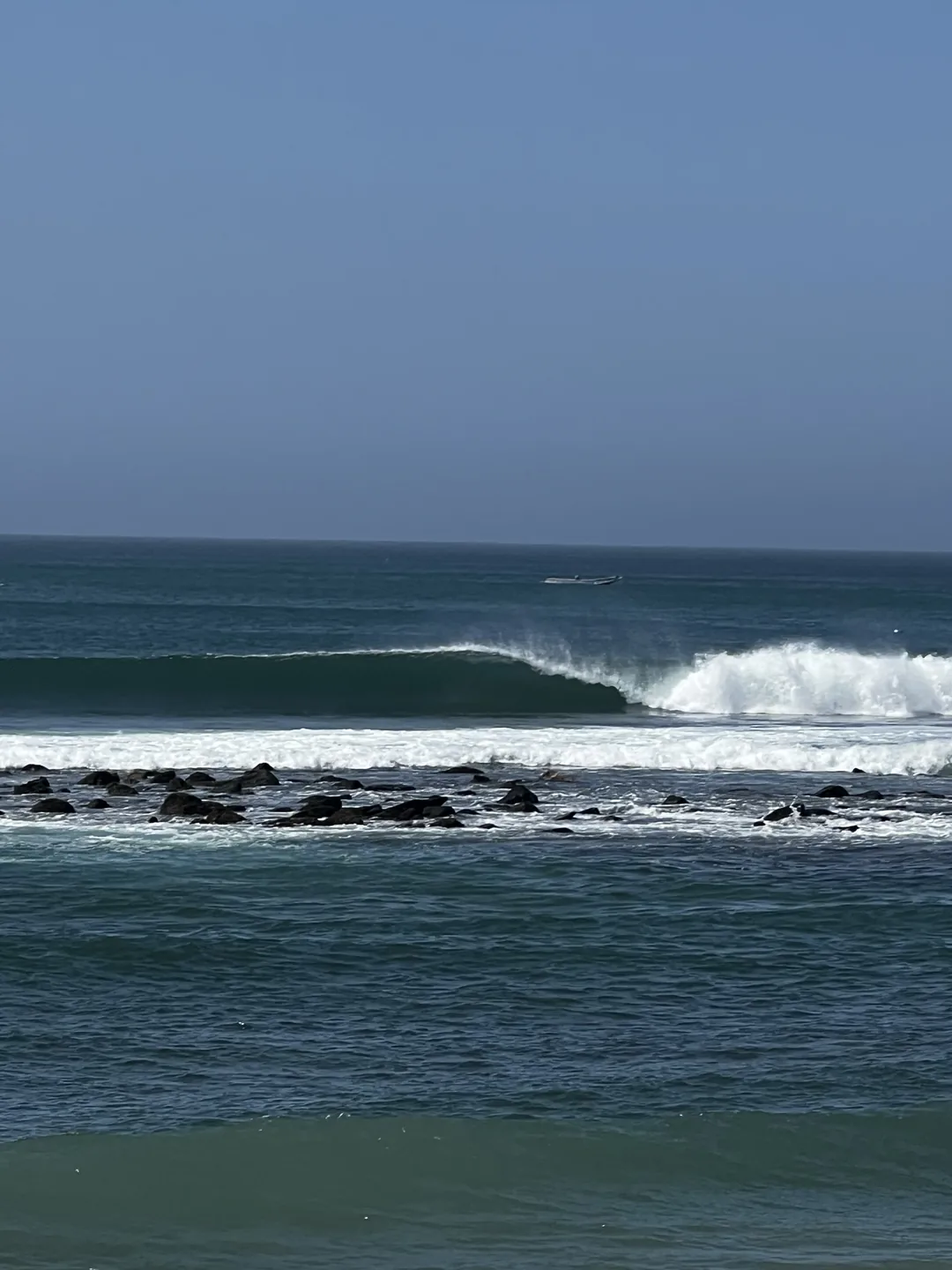 Un surfcamp à Ngor avec des vagues parfaites pour surfer.